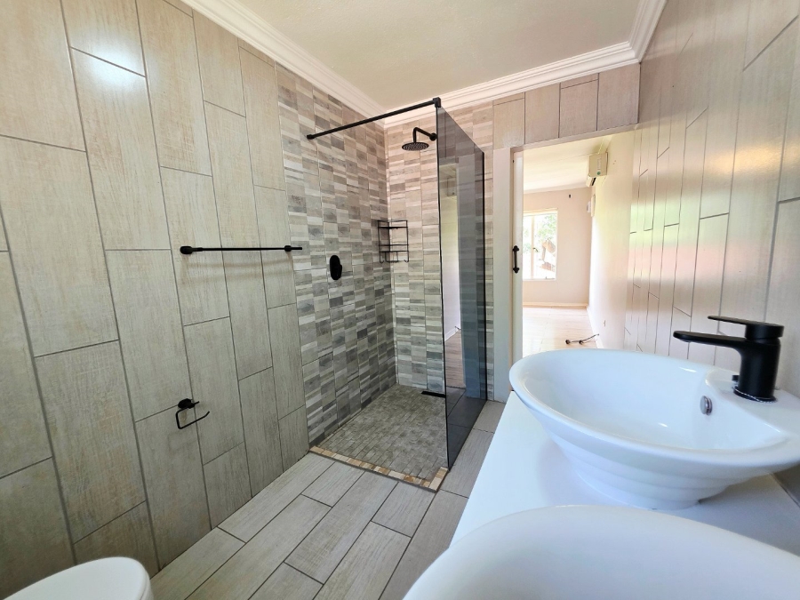 5 Bedroom Property for Sale in Pellissier Free State